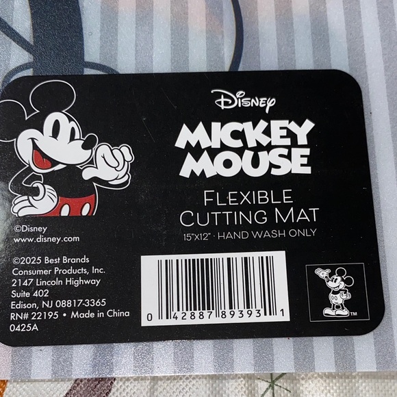 2/$10 bundle Disney Mickey and Minnie Mouse Cutting Mat - Picture 2 of 3